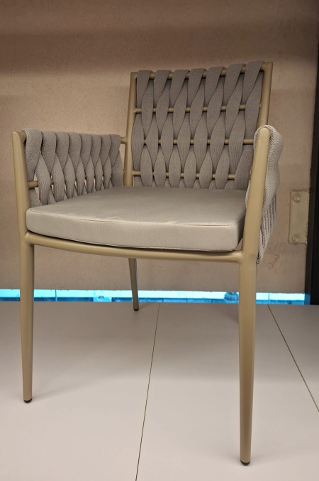 كرسي ألمنيوم